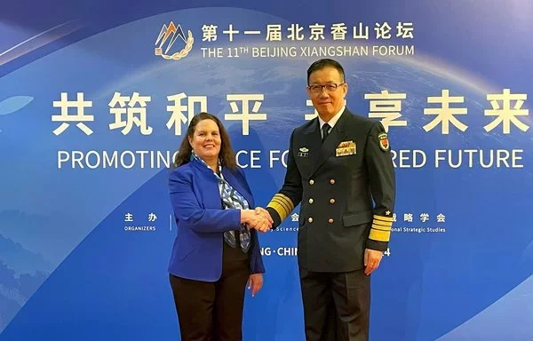 
La ministra de Defensa chilena, Maya Fernández, y el ministro de Defensa chino, Dong Jun, se reunieron en Beijing el 13 de septiembre para "reactivar la cooperación mutua en defensa" e "incrementar la cooperación en seguridad marítima". [Ministerio de Defensa de Chile]        