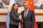 
La ministra de Relaciones Exteriores de Argentina, Diana Mondino, visitó China en abril para conversar con el ministro de Relaciones Exteriores de China, Wang Yi, sobre temas cruciales de la relación política y económica entre ambos países. [Cancillería Argentina]        