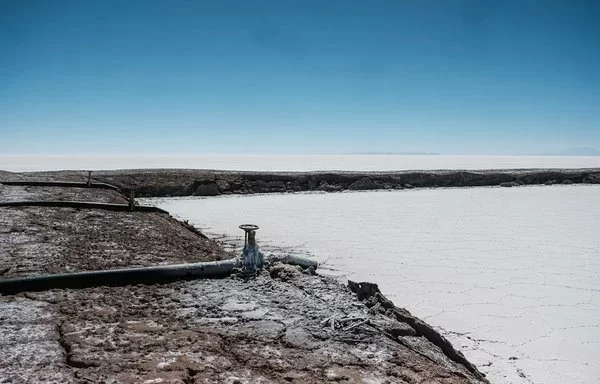 Imagen del proyecto de piscina de evaporita de litio en el Salar de Uyuni en Potosí, Bolivia. [Carlos Sánchez]